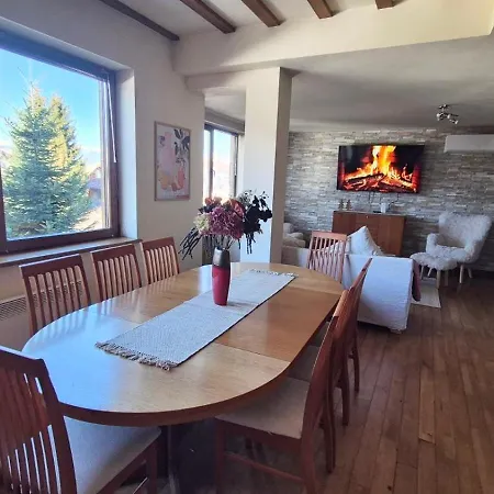 3 Bedroom Penthouse Only 700 Meters From Lift バンスコ