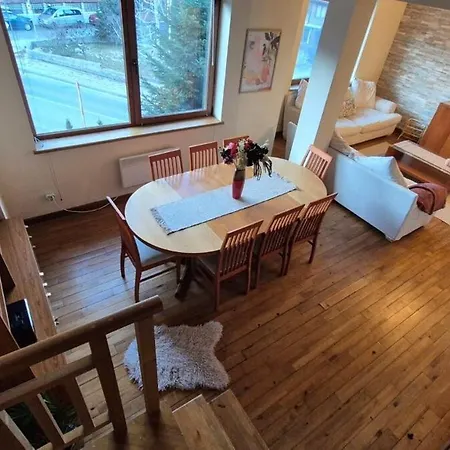 3 Bedroom Penthouse Only 700 Meters From Lift アパート *