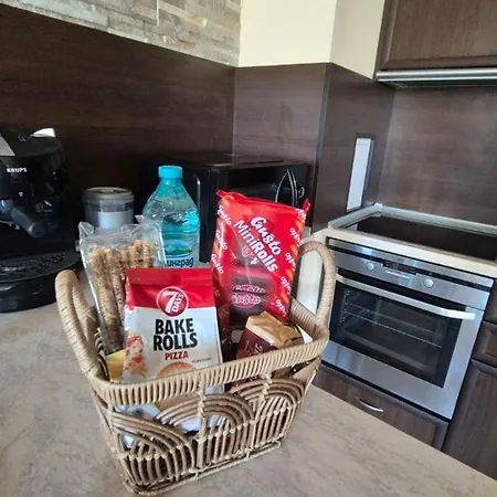 Libell - 3 Bedroom Penthouse Only 700 Meters From Lift 公寓