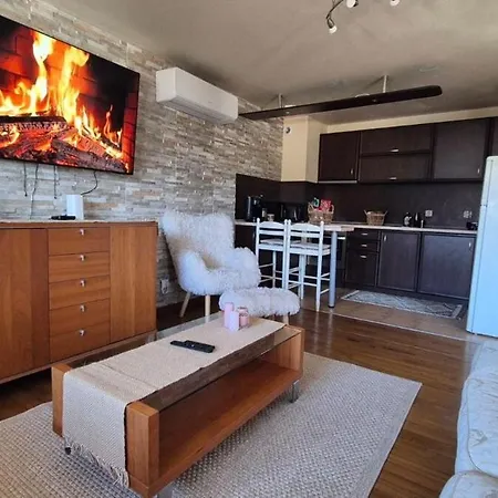 Libell - 3 Bedroom Penthouse Only 700 Meters From Lift *