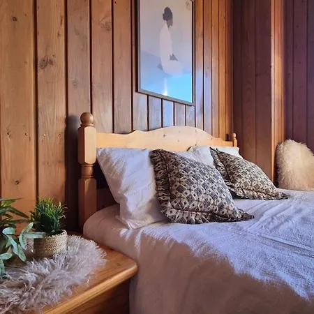 3 Bedroom Penthouse Only 700 Meters From Lift バンスコ