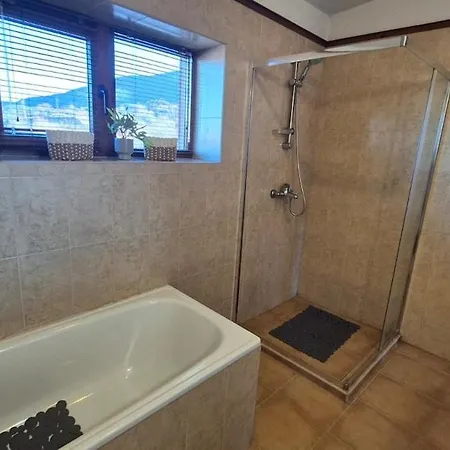 Libell - 3 Bedroom Penthouse Only 700 Meters From Lift * 班斯科