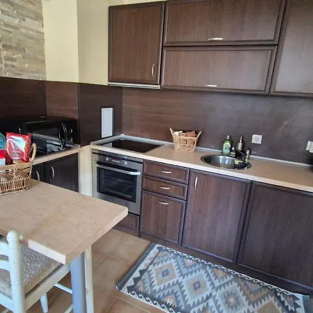 3 Bedroom Penthouse Only 700 Meters From Lift アパート