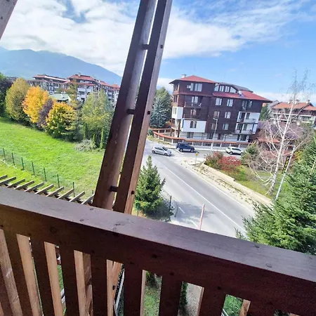 3 Bedroom Penthouse Only 700 Meters From Lift アパート