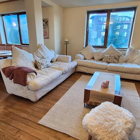 Libell - 3 Bedroom Penthouse Only 700 Meters From Lift 公寓