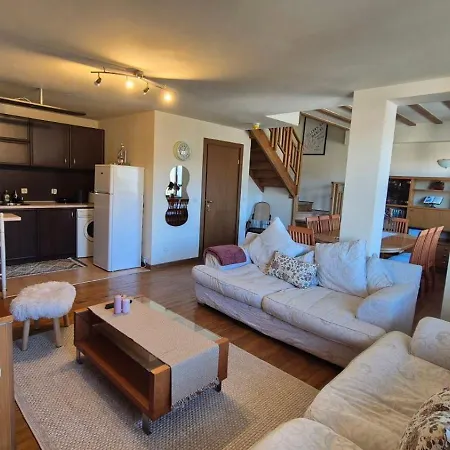 3 Bedroom Penthouse Only 700 Meters From Lift バンスコ