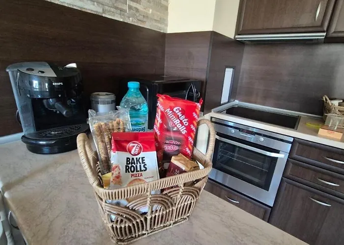 Libell - 3 Bedroom Penthouse Only 700 Meters From Lift Apartment