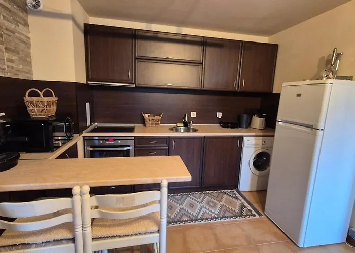 Libell - 3 Bedroom Penthouse Only 700 Meters From Lift 班斯科