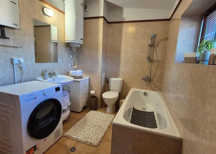 Libell - 3 Bedroom Penthouse Only 700 Meters From Lift *